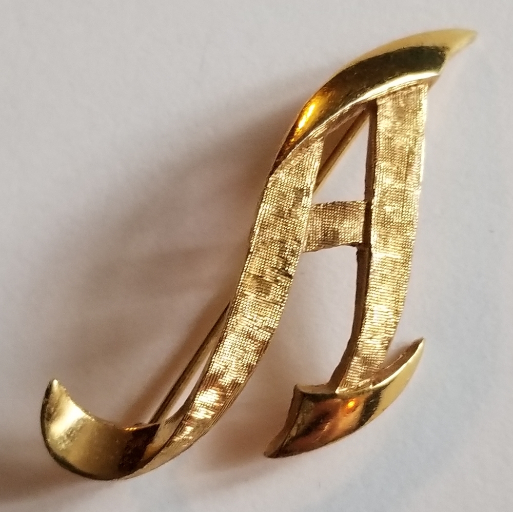 Relisted -Vintage letter A brooch textured gold tone pin initial - Picture 1 of 8